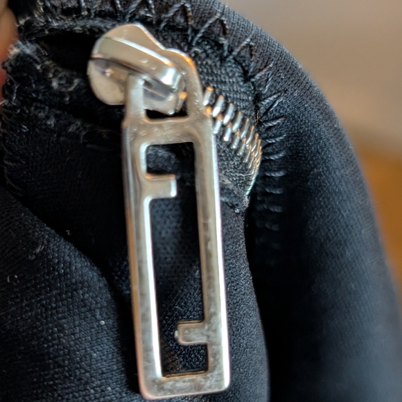 FENDI Black Shoulder Bag - Picture 4 of 10